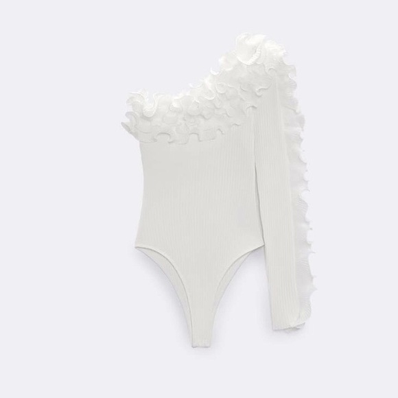 Zara oyster white ruffled asymmetrical bodysuit NWT - Picture 6 of 8